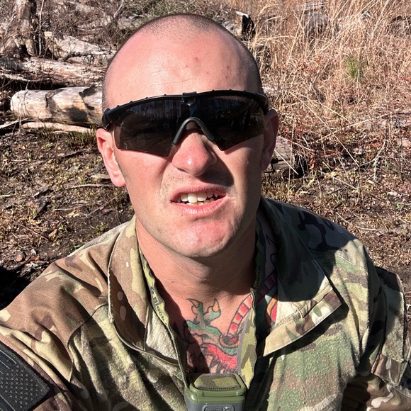 Meet your Posher, Kyle - Picture 2 of 14